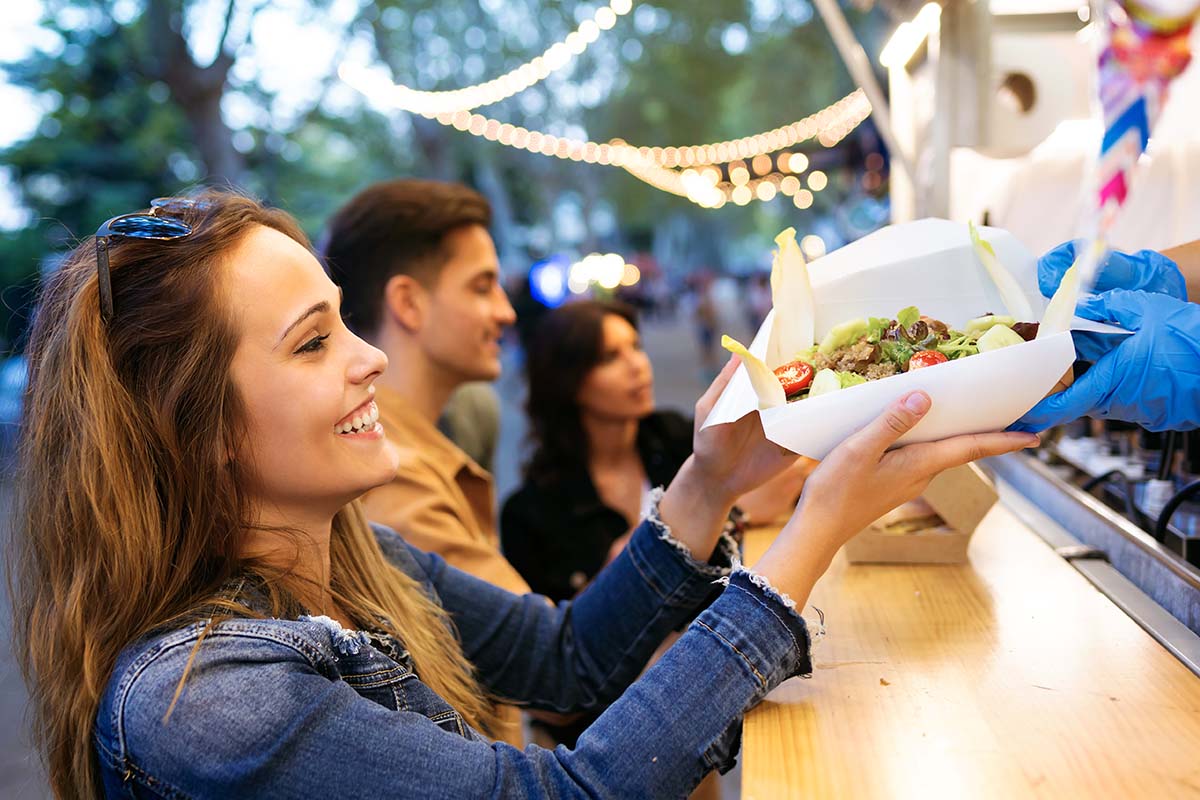The benefits of food truck rental for a special occasion